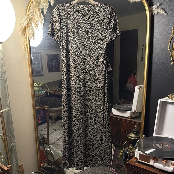 Connected Apparel Floral Black and Tan Vintage Style Dress - Picture 8 of 10